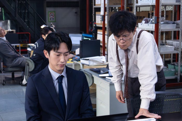 杉野遥亮、橋本じゅん「オクラ〜迷宮入り事件捜査〜」第4話(C)フジテレビ