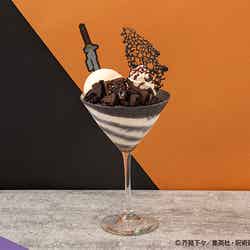 【伏黒甚爾】ティラミスパフェ 税込1,650円(C)芥見下々/集英社・呪術廻戦製作委員会