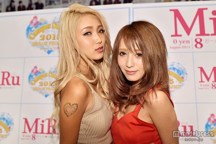 (左から)まにゃ、ねもやよ