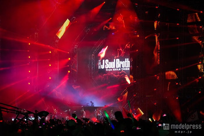 三代目JSBもサプライズ登場