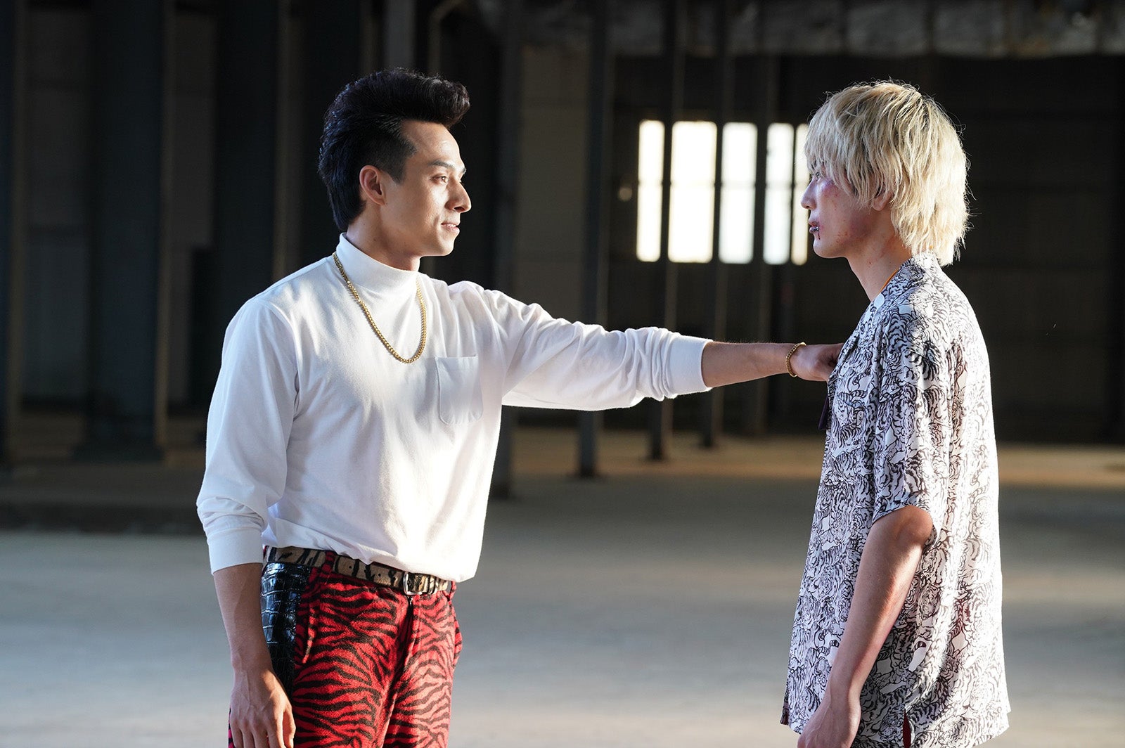 （左から）満島真之介、間宮祥太朗／「ナンバMG5」最終話より（C）フジテレビ