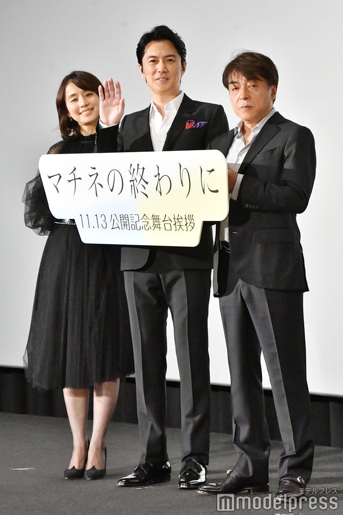 石田ゆり子、福山雅治、西谷弘監督(C)モデルプレス