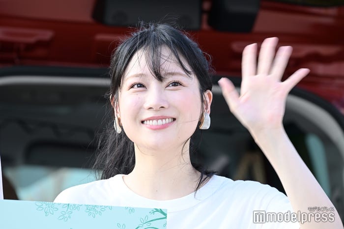 重盛さと美 (C)モデルプレス