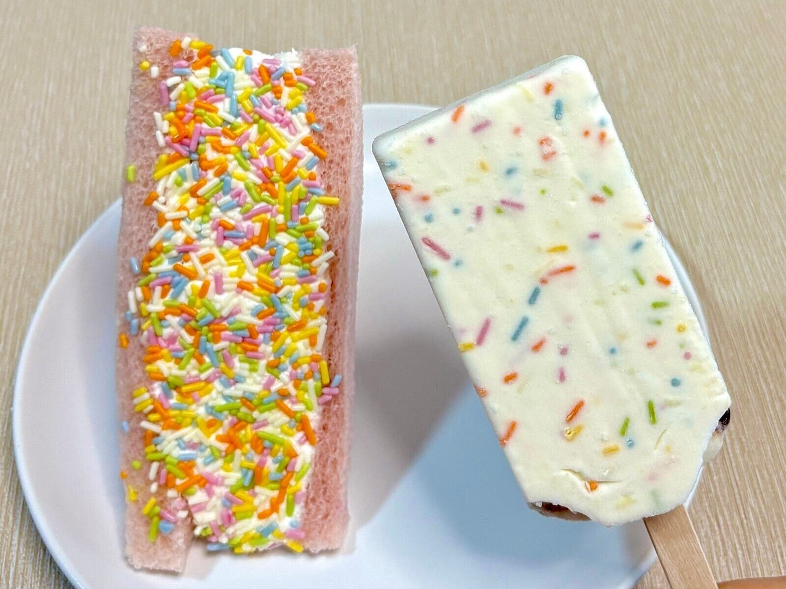 「やっと買えた…！」【SNSで話題】平成女児世代の心をくすぐる「カラースプレー」スイーツ実食リポ