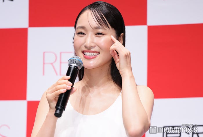 菅井友香(C)モデルプレス