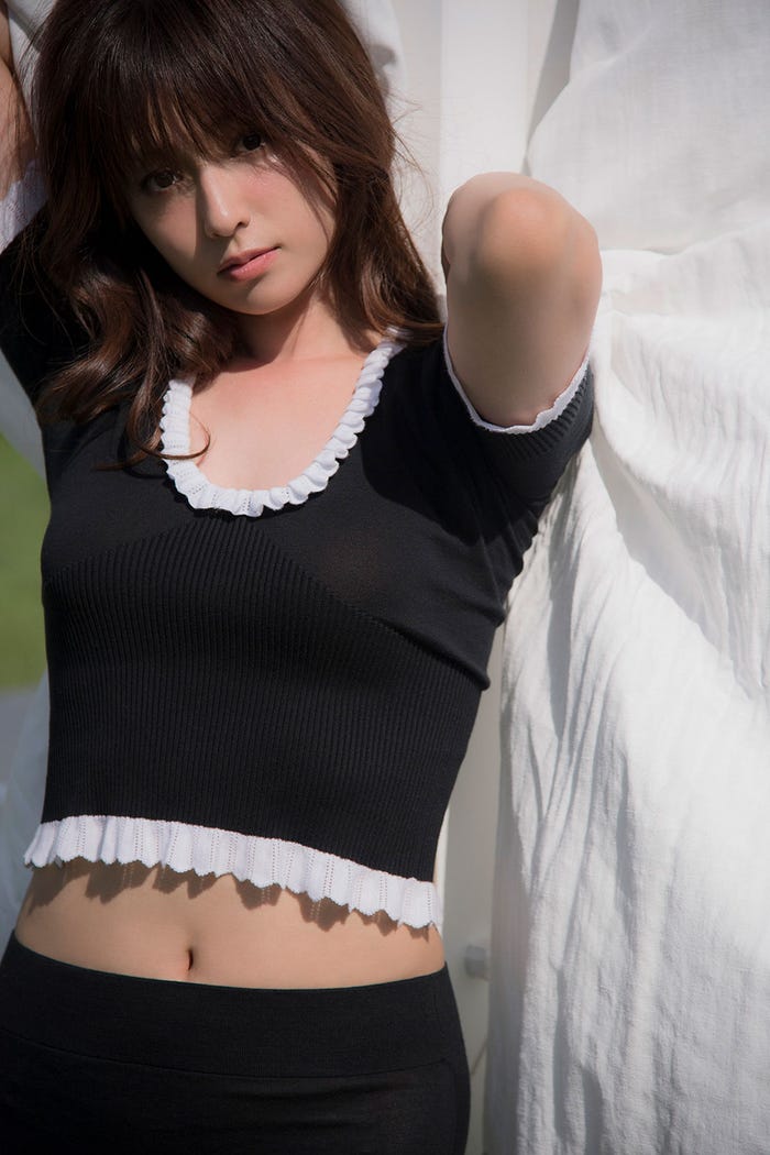 撮影:中村和考/深田恭子写真集『palpito』講談社