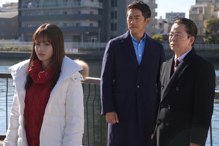 山本舞香、反町隆史、水谷豊(C)テレビ朝日