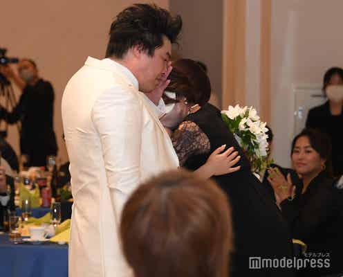 へずまりゅうが涙 結婚式で炎上後の変化語る