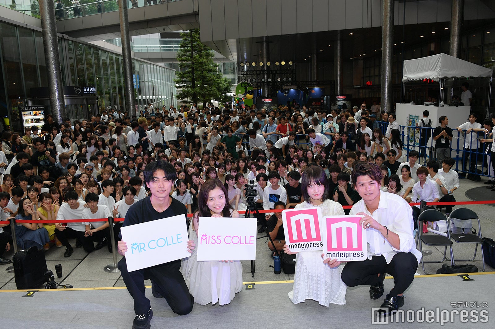 （左から）浅井匠さん、上田彩瑛さん、青木百花さん、米麦圭造さん （C）モデルプレス