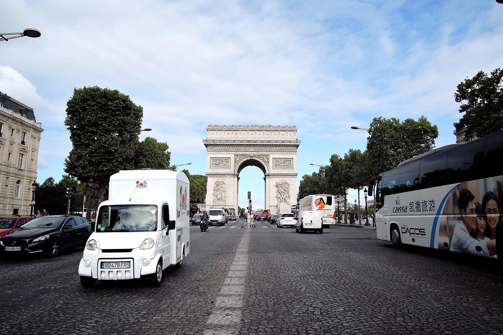 ロケの模様 （C）テレビ東京