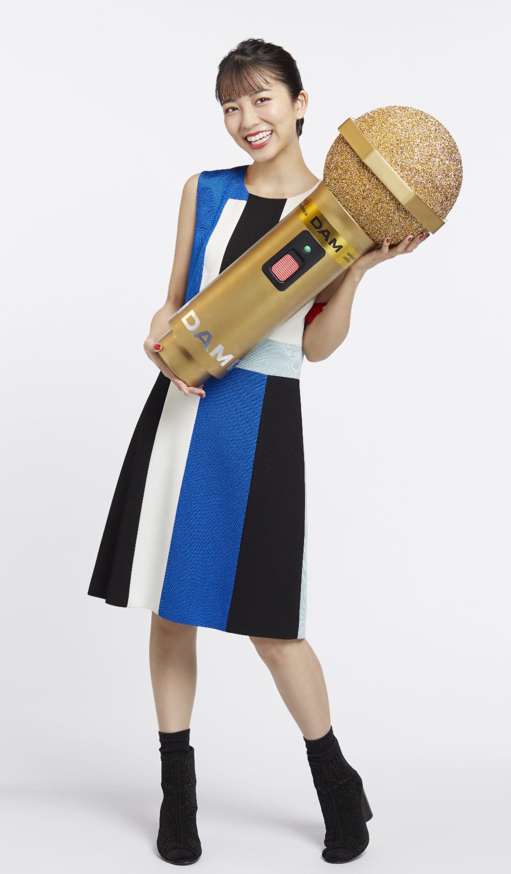 小島梨里杏（写真提供：所属事務所）