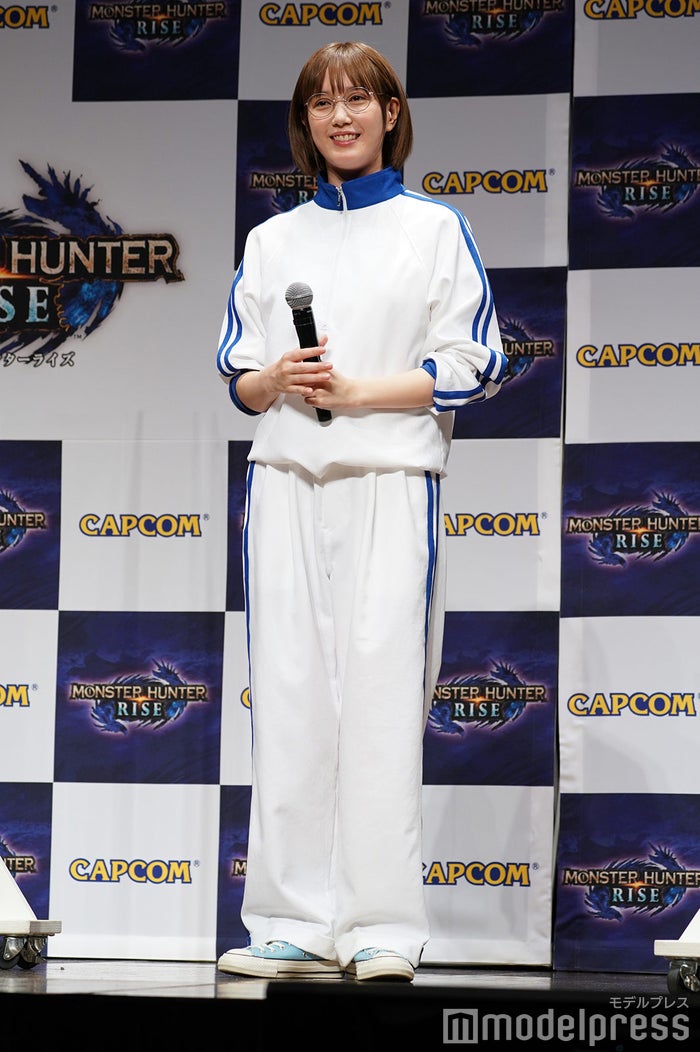 本田翼 メガネ ジャージ姿で登場 嬉し恥ずかし の先生姿披露 モデルプレス 本田翼 メガネ ジャージ姿で登場 嬉し恥ずかし の先生姿披露 モデルプレス