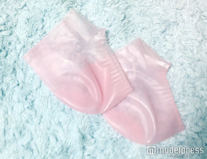 薄くて伸びるので着脱も簡単/(C)モデルプレス