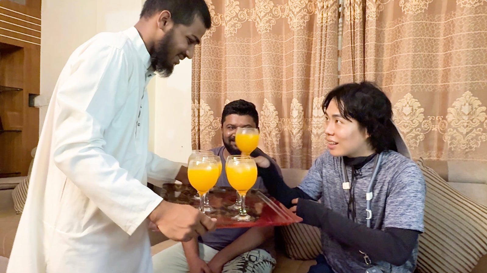 （右）くるま（C）AbemaTV,Inc.