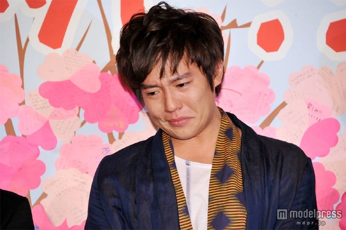 男泣きする小出恵介