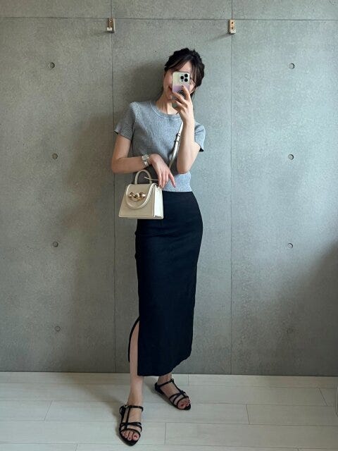 ラメクロップドセーター　タイトスカート　コーデ