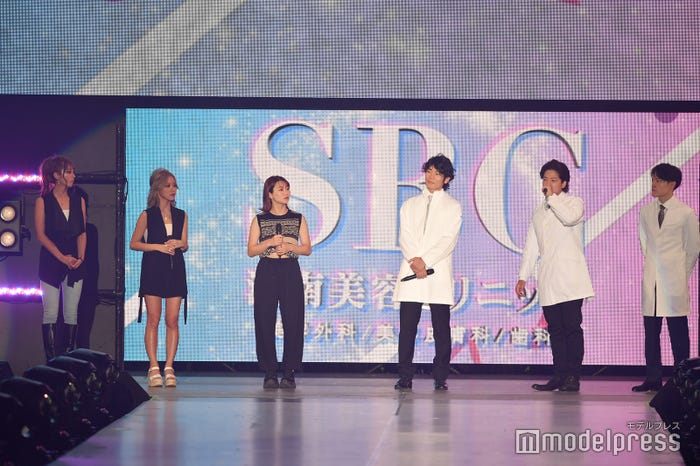 (左から3番目)いちえ(C)モデルプレス