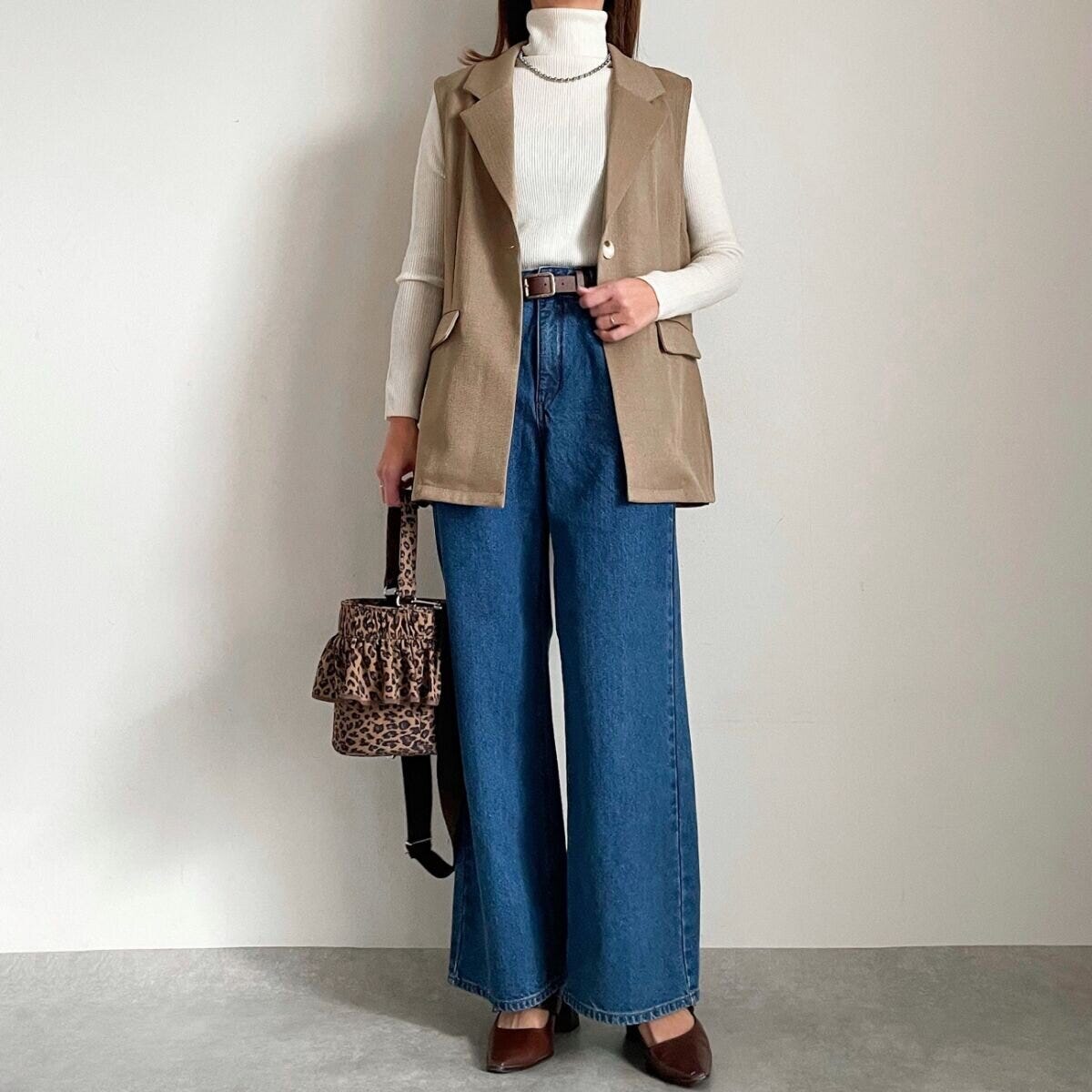 GUデニムタックトラウザーとジレコーデ