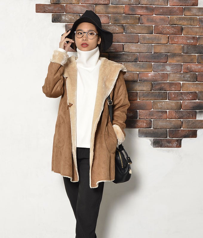 ふんわりあったかムートンコート「coca」5,990円（税込）／画像提供：coca