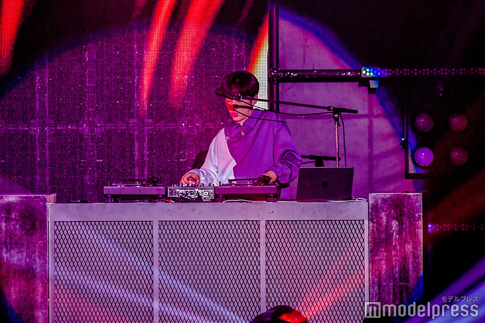 （C）モデルプレス