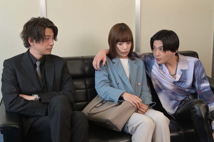 三浦翔平、桜井ユキ、八木勇征「ホスト相続しちゃいました」第8話より(C)カンテレ