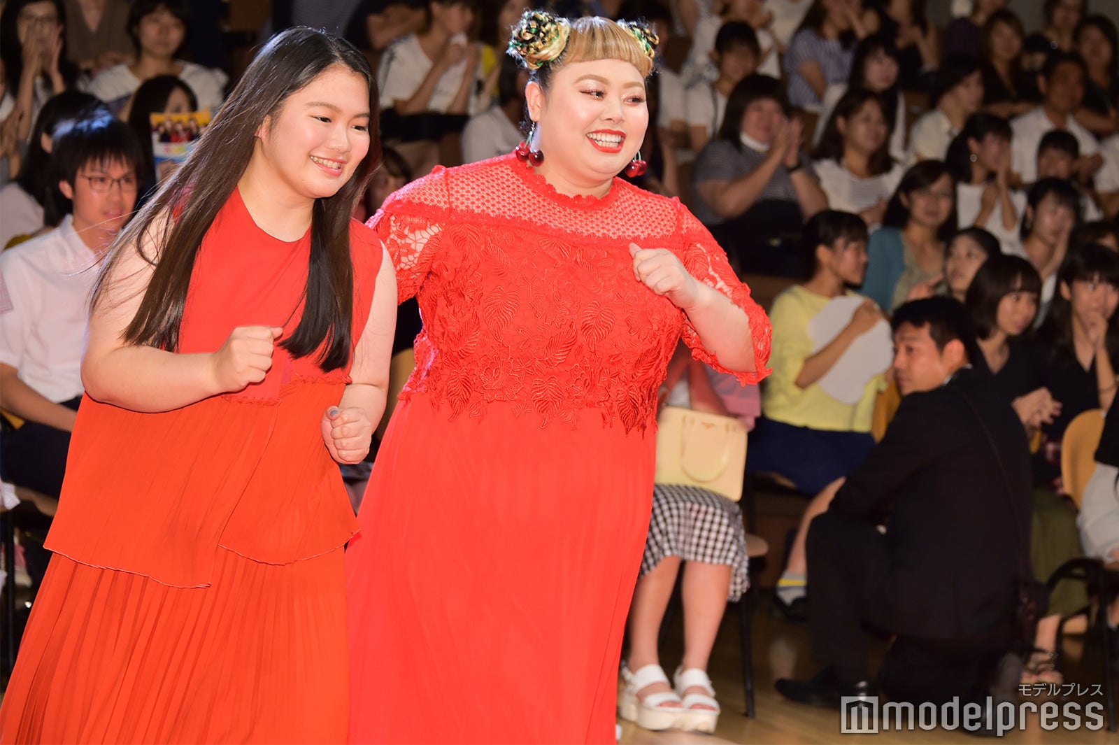 富田望生、渡辺直美 （C）モデルプレス