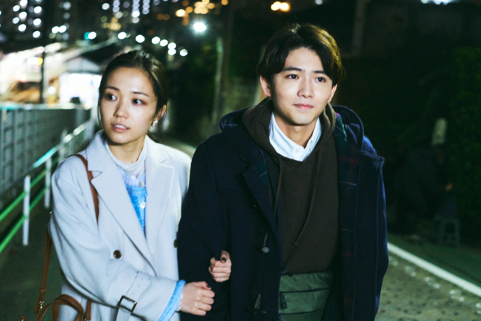 秋谷百音、春本ヒロ （C）ABCテレビ