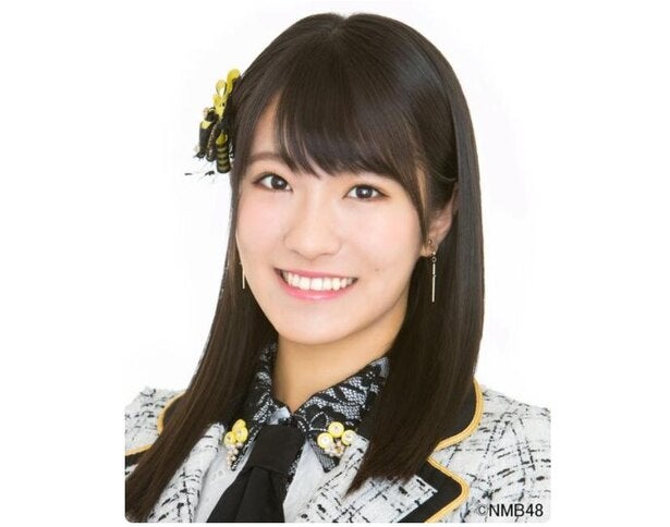 Nmb48小嶋花梨 ローアングルからの美脚shotに 脚なが スタイルいいなぁ 美脚 可愛い 反響続々 モデルプレス