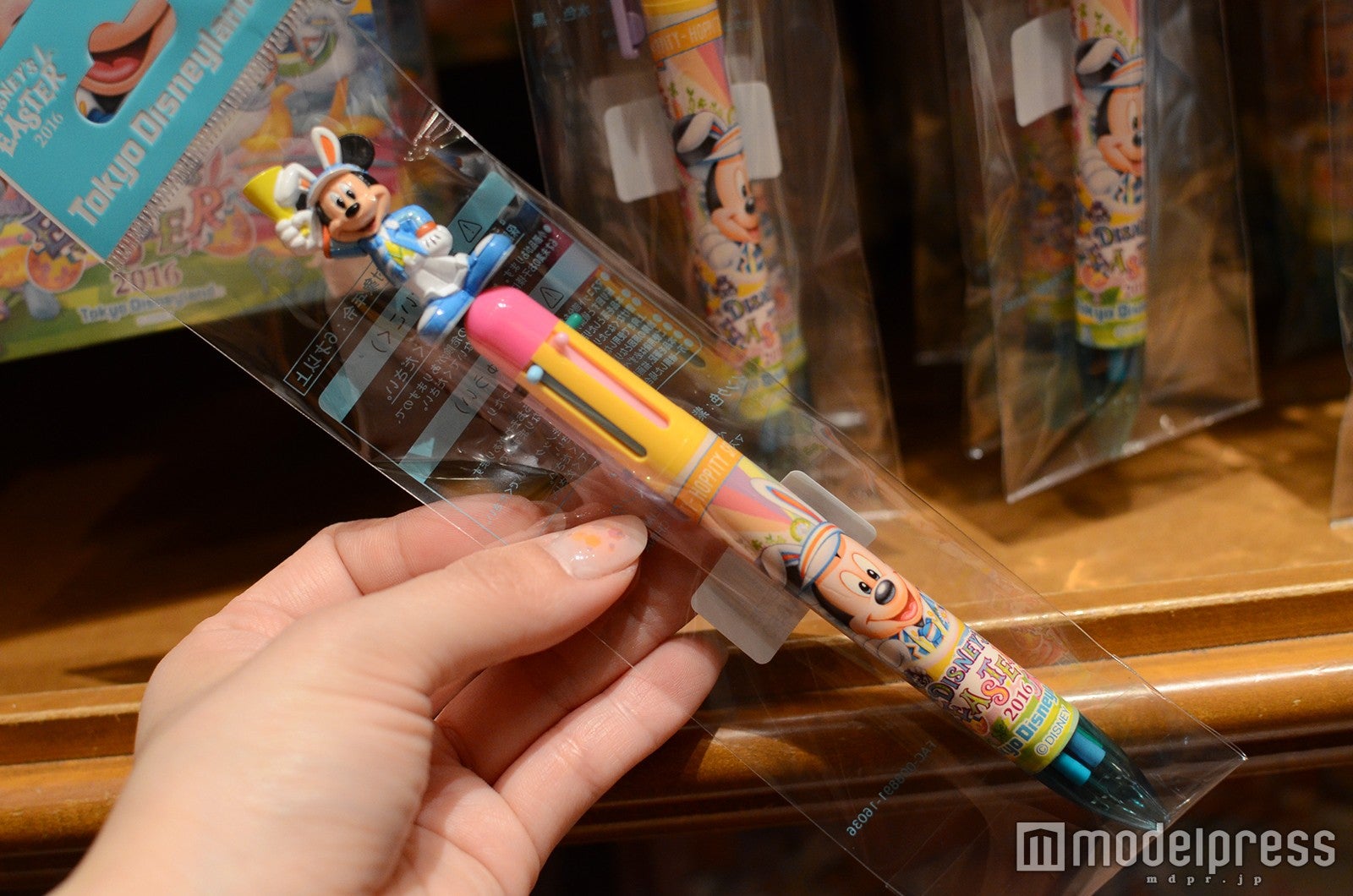 ボールペン￥850（C）モデルプレス