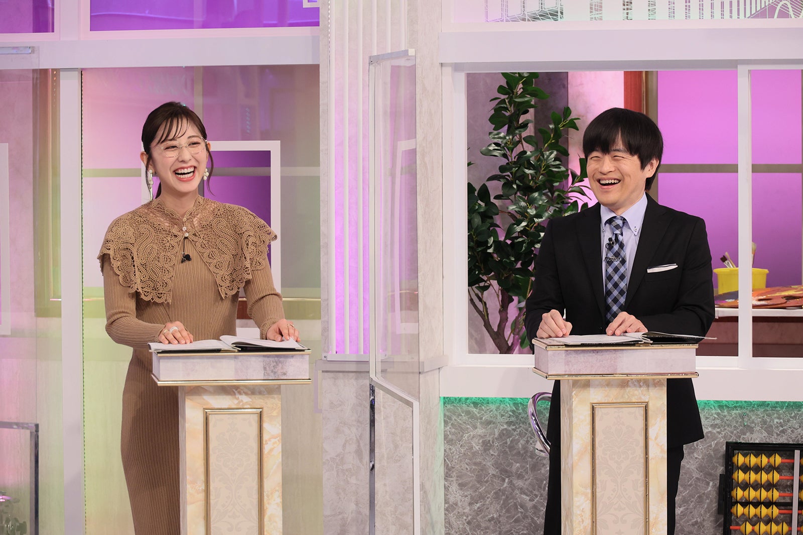 斎藤ちはる、バカリズム（C）テレビ朝日