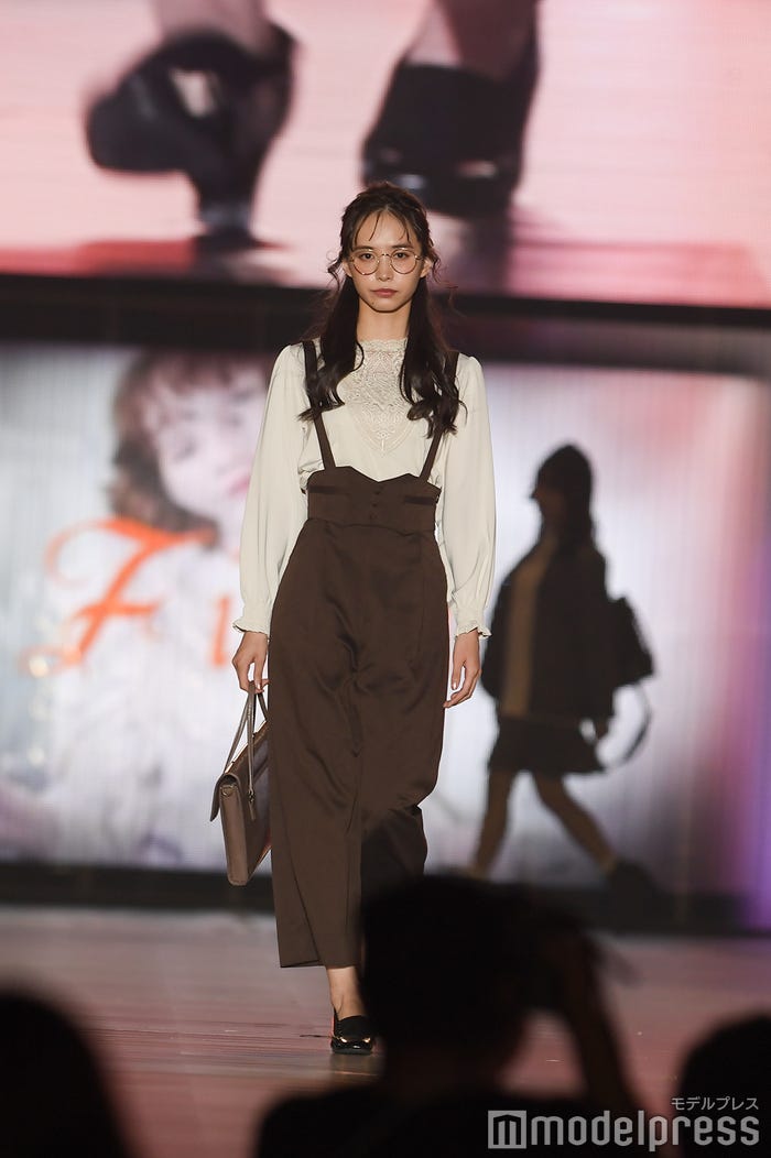 井桁弘恵(C)モデルプレス