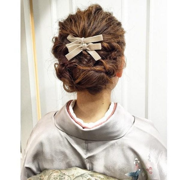 30代 ショートヘアでも着物に似合う髪型は作れる 自分でできる簡単カタログ モデルプレス 30代 ショートヘアでも着物に似合う髪型は作れる 自分でできる簡単カタログ モデルプレス