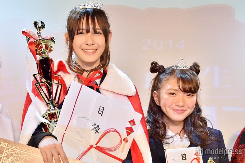 「関東女子高校生ミスコン2014」グランプリの「ゆーみん」さん（左）、準グランプリの「あゆちょす」さん（右）