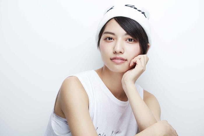 高見奈央(画像提供:所属事務所)