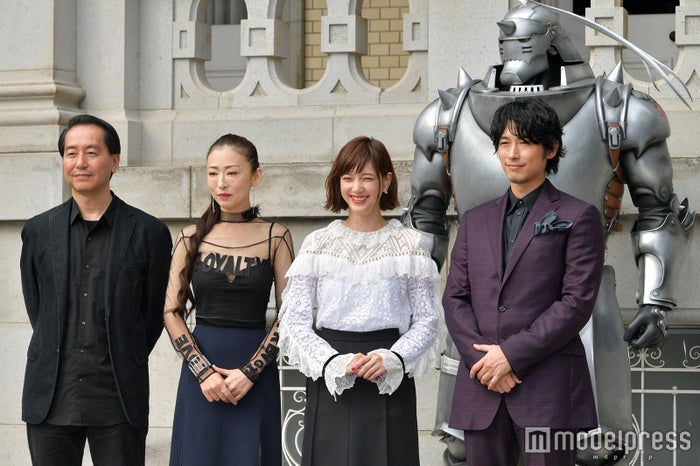 エド Hey Say Jump山田涼介が金髪姿で登場 本田翼からイジり また背縮んだ 鋼の錬金術師 モデルプレス エド Hey Say Jump山田涼介が金髪姿で登場 本田翼からイジり また背縮んだ 鋼の錬金術師 モデルプレス
