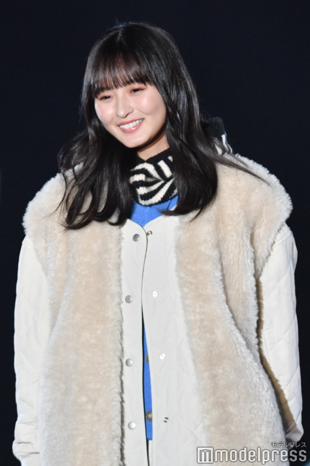 乃木坂46遠藤さくら、トレンド感満載ホワイトコーデ＆投げキッスに