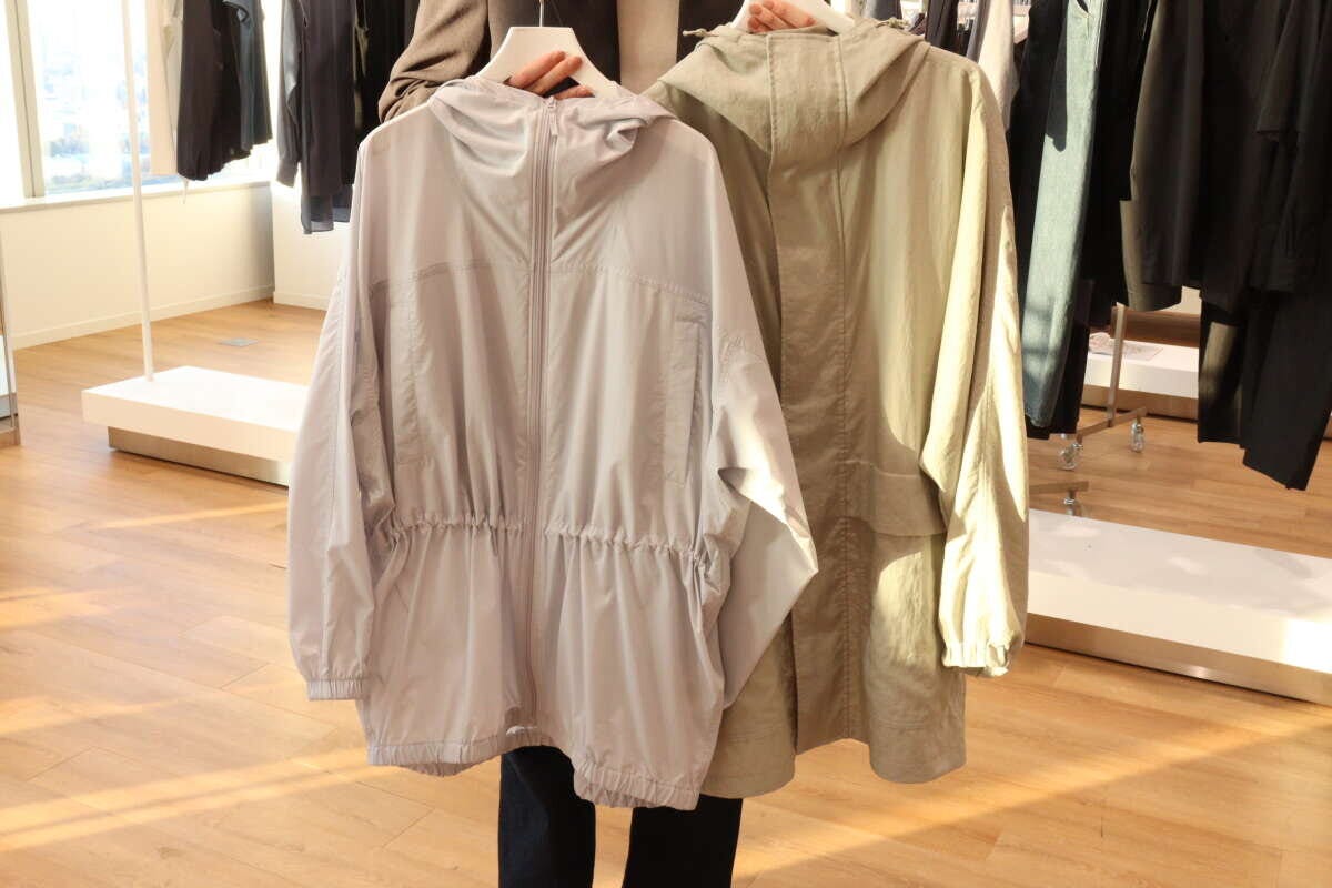 ユニクロ　アウター　レディース　新作