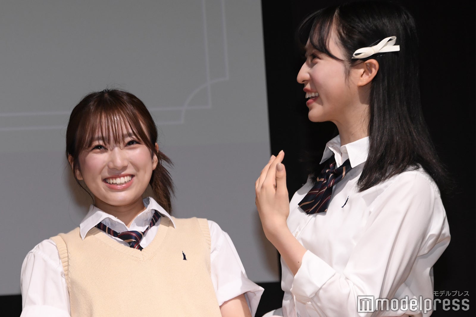 矢吹奈子、小栗有以（C）モデルプレス