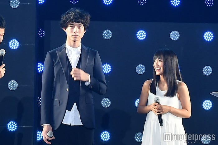 坂口健太郎&miwa(C)モデルプレス