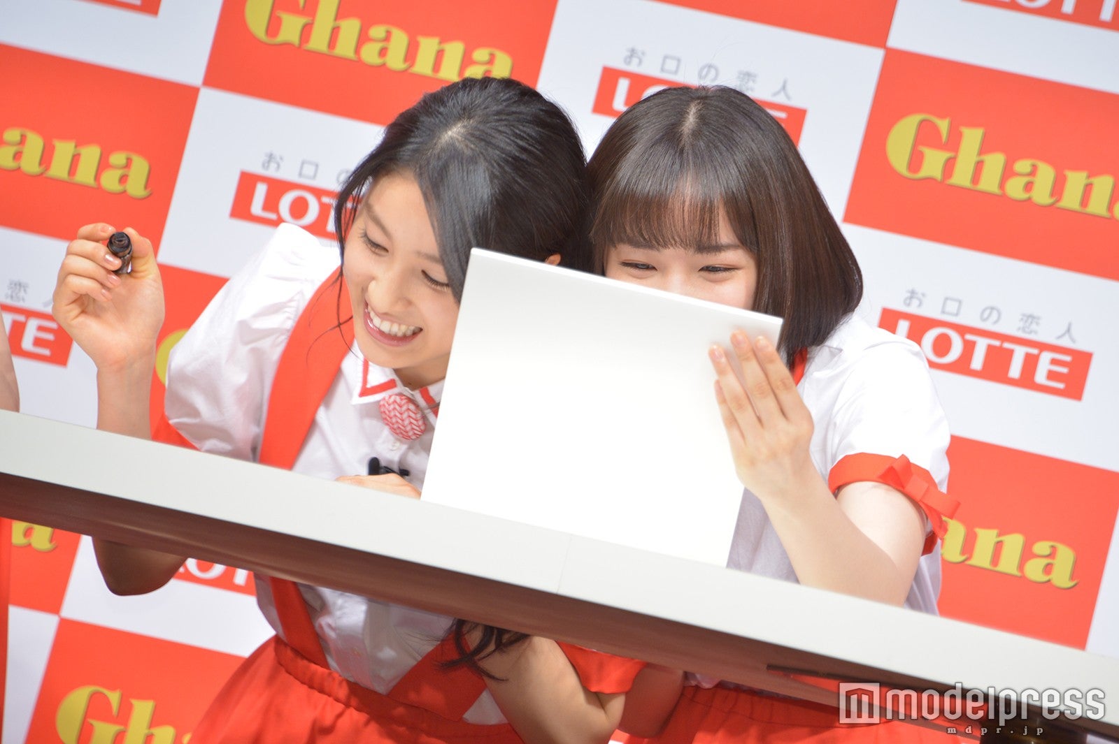 土屋太鳳、広瀬すず（C）モデルプレス