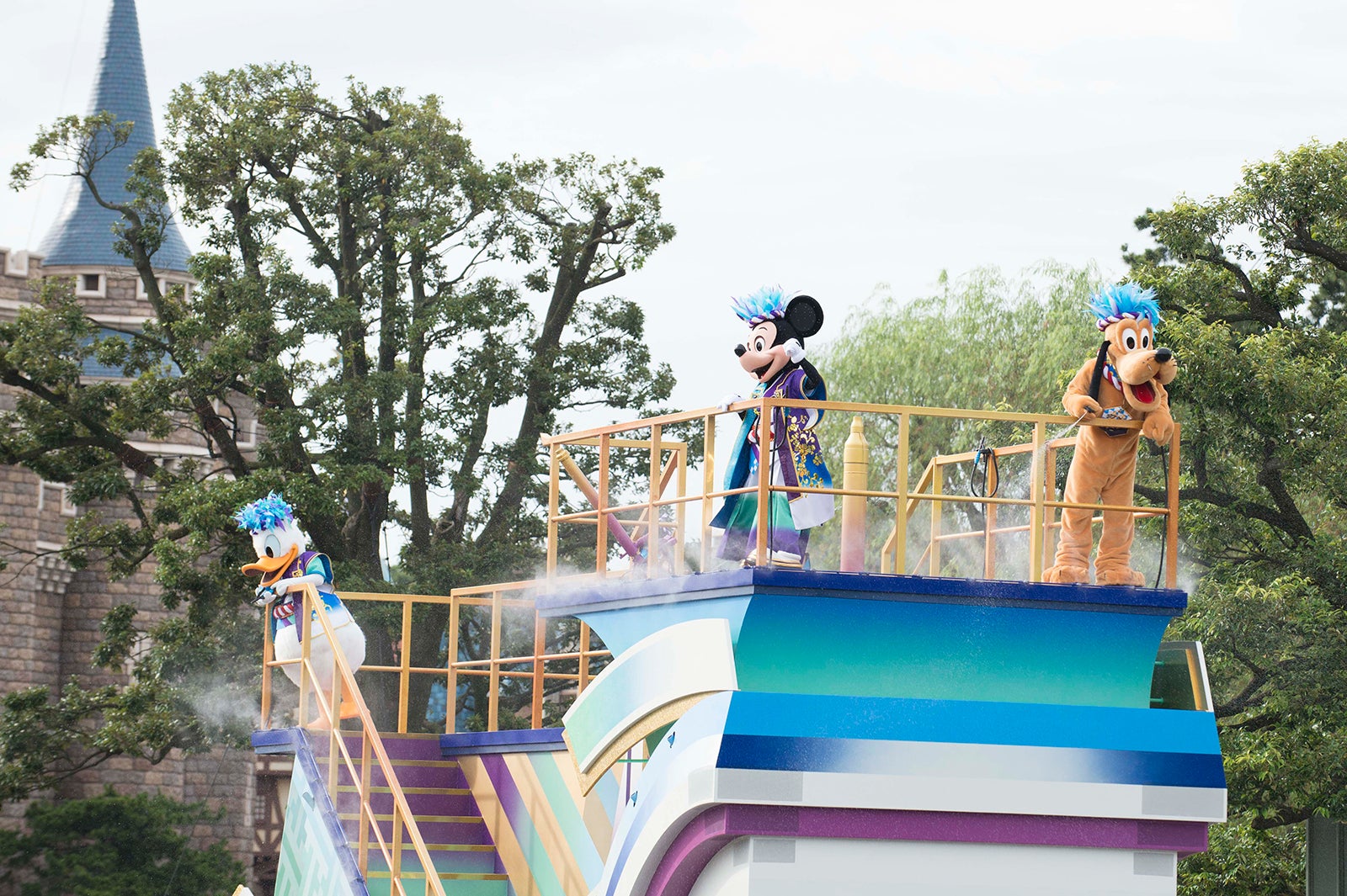 「彩涼華舞」（C）Disney