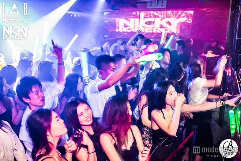 ニッキー・ロメロのリリース・パーティーの様子