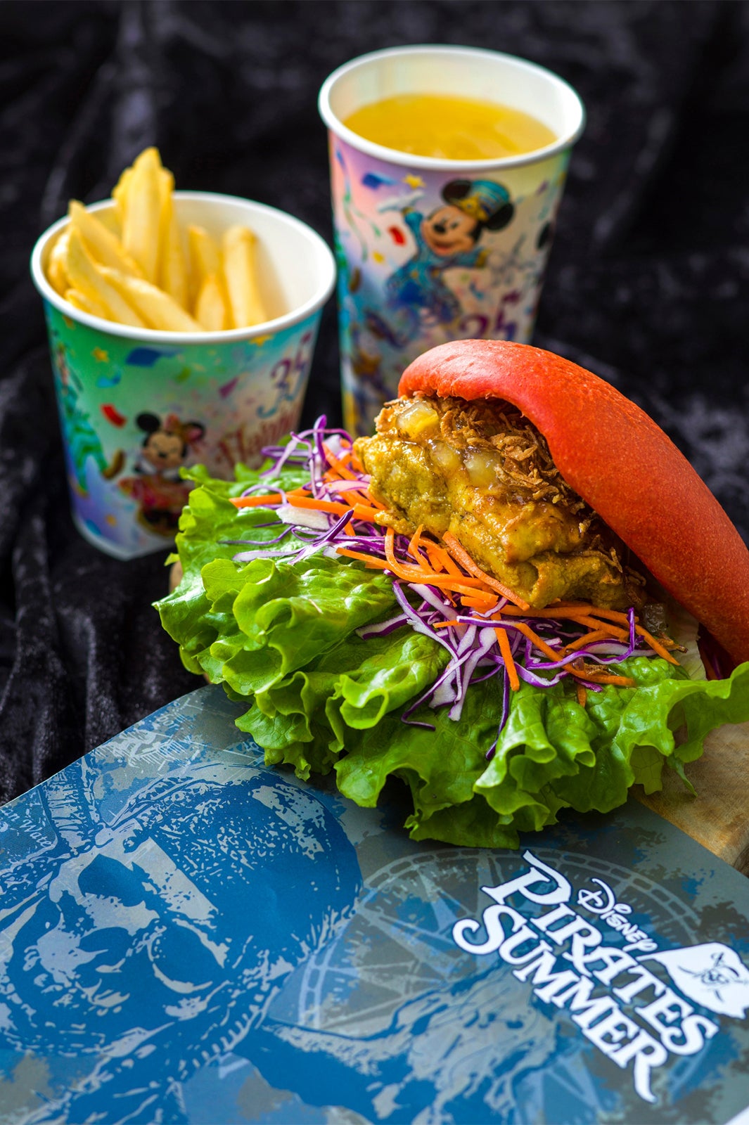 「ニューヨーク・デリ」スペシャルセット（￥1,150） （C）Disney