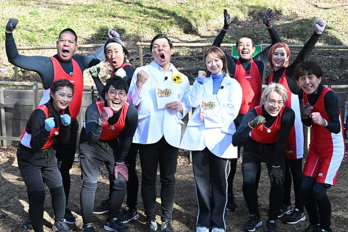 (前列左から)井上咲楽、菊田竜大、田渕章裕、村重杏奈、浦川翔平、小堀裕之(後列左から)チェリー吉武、ゆってぃ、ノッチ、加藤優(C)TBS