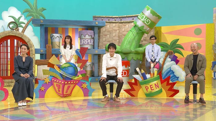 杏、峯岸みなみ、中川大志、おいでやす小田、小峠英二 (C)日本テレビ