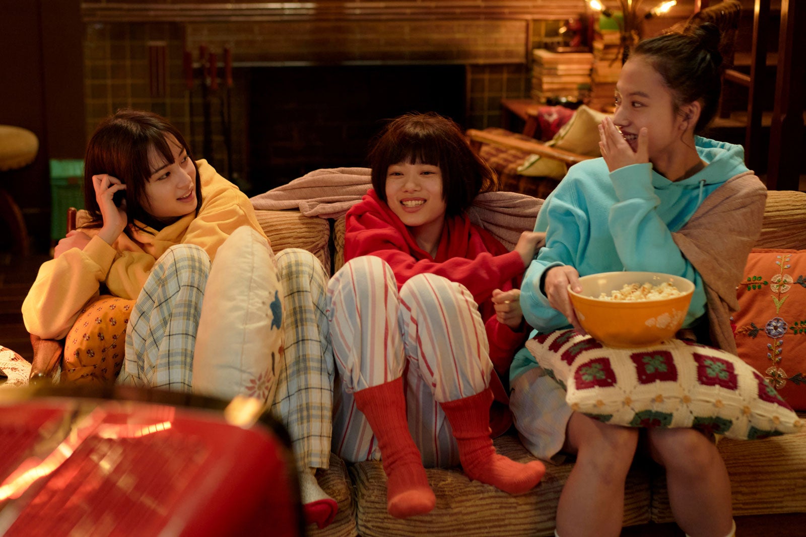 広瀬すず、杉咲花、清原果耶／場面写真より（C）2025『片思い世界』製作委員会