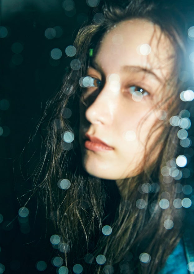 「トラウデン直美 1st フォトブックのらりとらり。」パネル／撮影：三瓶康友（画像提供：小学館）