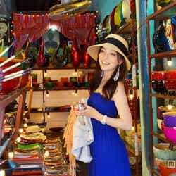 色鮮やかな小物や雑貨のおみやげ店も多数/ホイアン旧市街