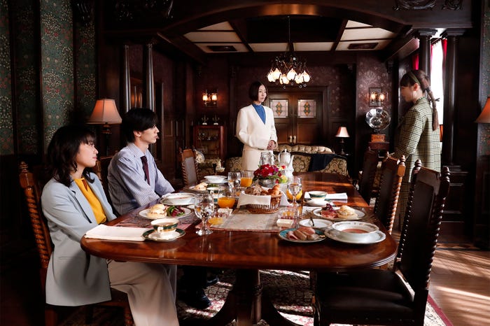 吉柳咲良、清水尋也、松雪泰子、福原遥「マル秘の密子さん」第8話より(C)日本テレビ