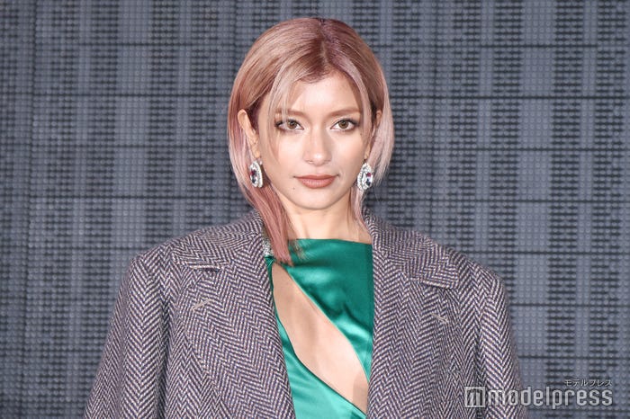 ローラ (C)モデルプレス